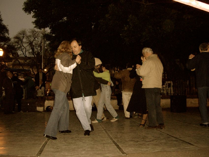 buenos aires - outdoor tango in san telmo (2007)