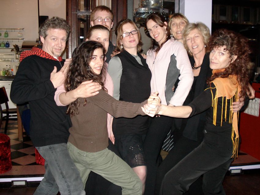 buenos aires - on the way to a milonga -  photo by brian@danceoftheheart.com (2007)