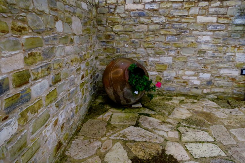 mountain village: vavla