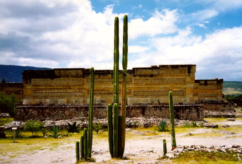 mitla, 2002