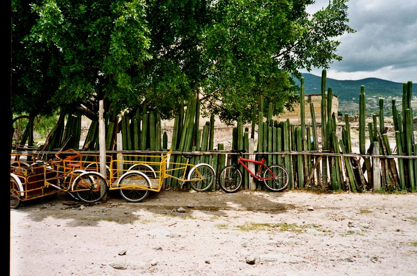mitla, 2002
