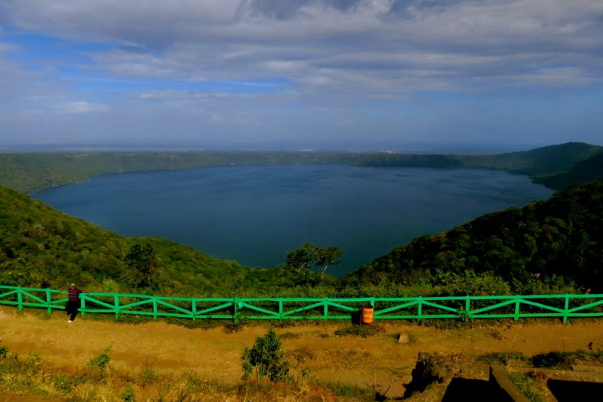 around granada - laguna apoyo