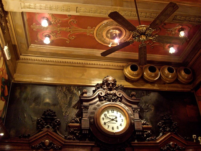 lisbon - cafe in chiado