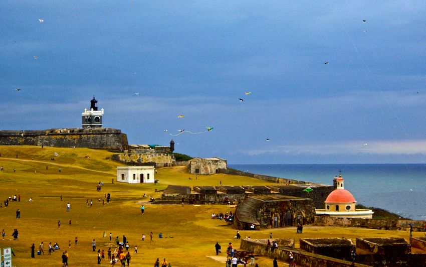 san juan - kites over el morro