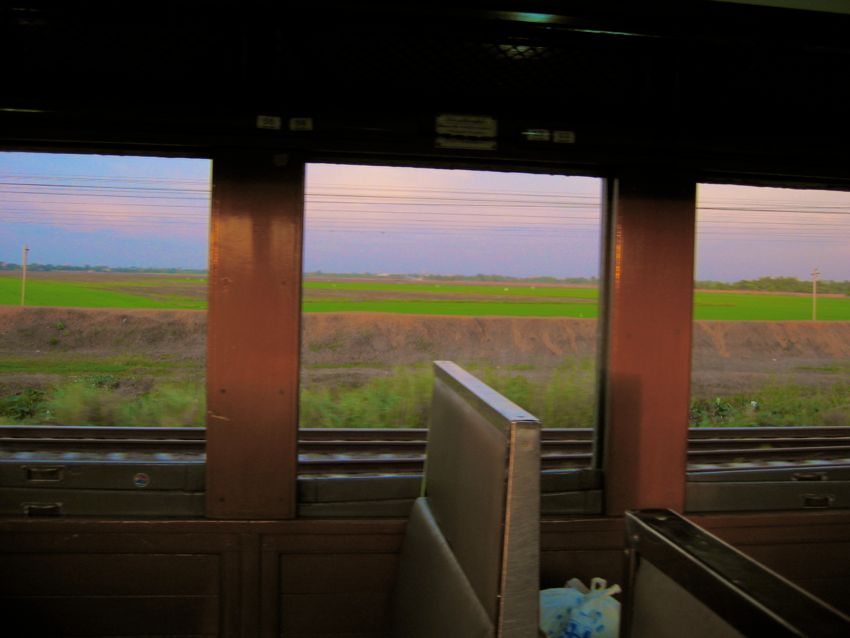 train from bangkok to ayudhya (2004)