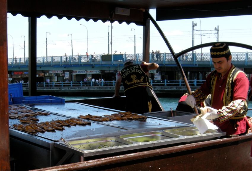 istanbul - fish kebabs near the galata bridge